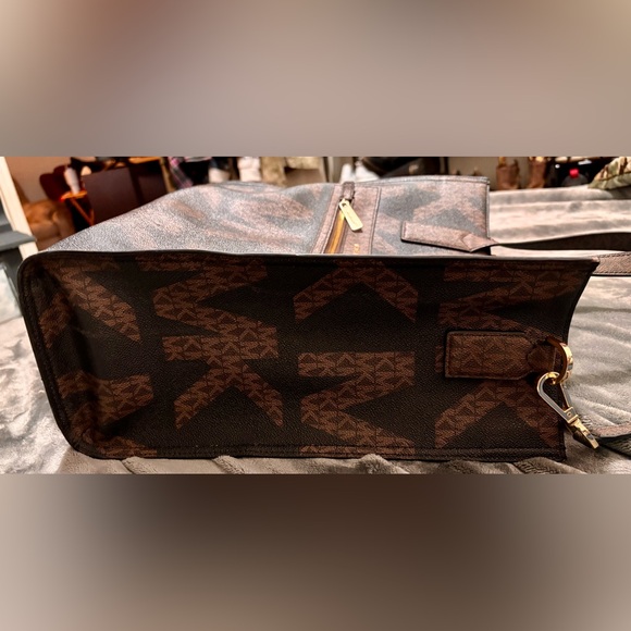 🖤 Michael Kors Kenly Black and Brown Signature Print Tote Bag - Picture 11 of 15